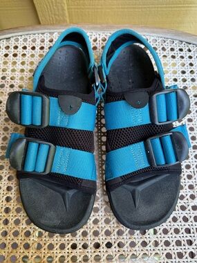 Astral PFD Sandals Women’s size 6